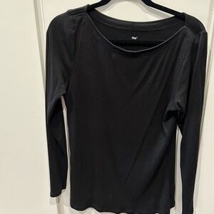 Black boat neck long sleeve shirt